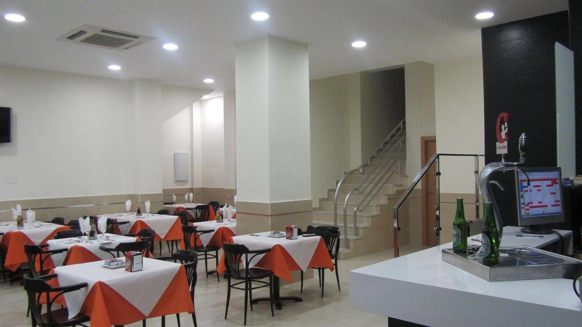 Hotel La Campana La Línea de la Concepción